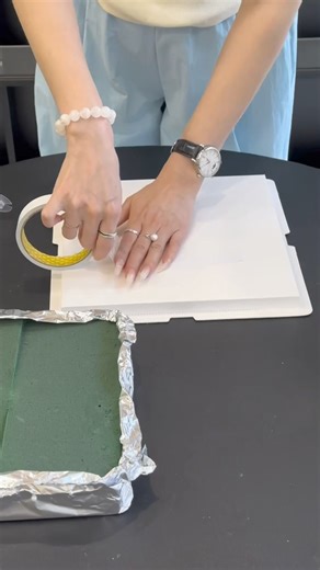 flower box arrangement tutorial🌷🌿 #florist #flowerarrangement #floraldesign #flowerwrappingtutorial #bouquetwrapping #bouquettutorial | FloralSupplies.com