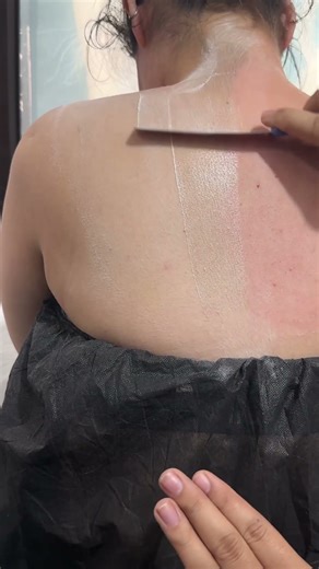 Upper Back Waxing // How to Do Upper Back Waxing #makeoverbyanita002 #beautytiips #beauty #wax