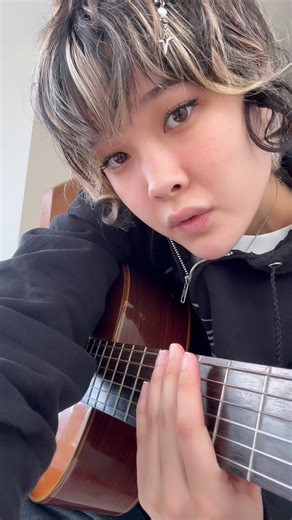 Mei Semones on Instagram: "something i wrote yesterday on my dad’s nylon string! hope you’re having a happy holiday ⸜(｡˃ ᵕ ˂)⸝♡❤️‧₊˚♪ 𝄞₊˚⊹"
