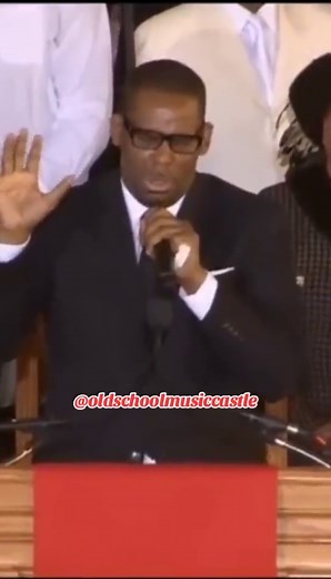 R. Kelly's performance of 'I Look To You' at Whitney's funeral service....RIP Whitney Houston (died on the 11th of Feb., 2012) #oldschoolmusiccastle #whitneyhouston #rkelly #ilooktoyou #rnb #randb #rip #ripwhitneyhouston #restinpeace