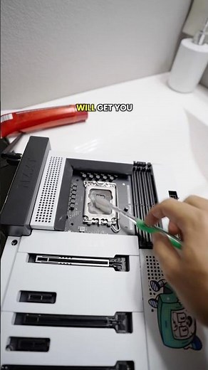 HOW to clean a Motherboard 😂