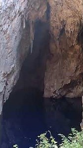 Chinhoyi Caves, one of Zimbabwe's most famous limestone caves.チノイ洞窟
