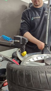 installing new tyres for the SL55 AMG #mechanic #repair #mercedesbenz #amg #sl55 #v8 #roadster #tyre #wheels | Marius RBE