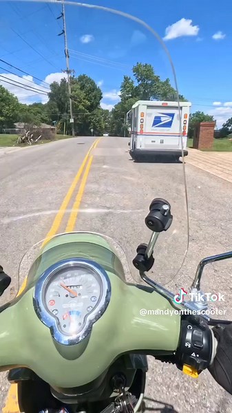 Everyone has lane problems lol #scootersoftiktok #eastnashville #nashvilledrivers #dashcam #Nashville #scooterlife #CapCut