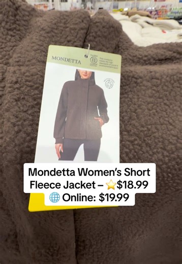 Mondetta Women’s Short Fleece Jacket – ⭐️$17.99 🤍 🌐 Online: $19.99 Colors: Brown, White, Tan Sizes: XS–XXL Size Conversion: XS = 0–2 | S = 4–6 | M = 8–10 | L = 12–14 | XL = 16 | XXL = 18 Features: • Front welt pockets • Cinchable bottom hem • Dropped shoulders • Relaxed fit #CostcoFinds #fypシ #trending #Costco #fyp