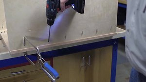 141K views · 2K reactions | The Right Angle Clamp makes projects with 90° joints faster and easier than ever by giving you the helping hand you need to hold the parts in position as you drive in the screws. Thanks to Automaxx® Auto-Adjust Technology, the Right Angle Clamp now adjusts to match the material automatically with a simple squeeze of the handles. | Kreg Tool | Facebook