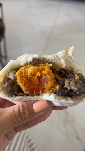 Bánh bao trứng muối 135k 1 hộp 4 chiếc | Đỗ Liên