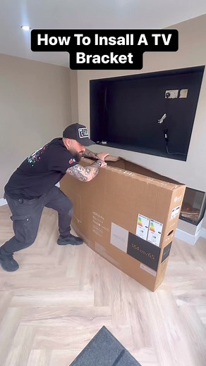 1M views · 2.1K reactions | How To Install A TV Bracket #homeimprovement #howto #diy #doityourself #builder #asmrsounds #asmr #reel #asmrvideo | The Home Improvements Channel Uk | Facebook