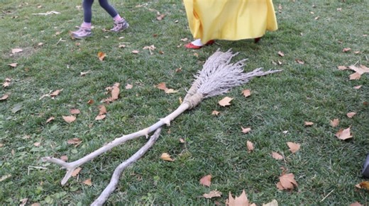 Osoyoos' All Hallows Festival sees best turnout with a fire show and witches on water - Oliver/Osoyoos News