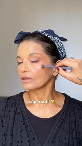 523K views · 6.8K reactions | Todas tenemos una amiga cuya raya negra lleva más años que algunos matrimonios  Envíale este vídeo como prueba viviente de que se puede salir del negro. Y de paso, guárdate el look por si lo quieres recrear. | Saigu Cosmetics | Facebook