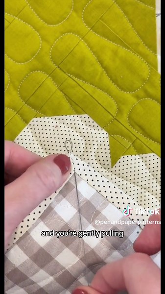How to hand bind corners on a quilt 🪡 #penandpaperpatterns #sewingtips #quiltbinding #buttonedupquilt #sewingtutorial #quilt #quilter #CapCut