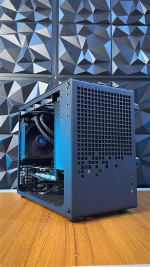‎مورتل ستور‎ on Instagram‎: "PC Gaming ، حجم صغير بس قوي المواصفات: • 🧠 Ryzen 5 5600 • 🎮 RTX 5060 8GB • ❄️ تبريد مائي لأداء ثابت وحرارة مثالية • 💻 Windows 11 Pro أحدث إصدار ⚡ مناسب للألعاب الثقيلة والبث والتصميم 🚚 توصيل متوفر لكل العراق 🔧 نجهز تجميعات حسب الطلب وبالمواصفات اللي تريدها ⏰ عدنه عروض مستمرة 24 ساعة 👀 تابع الستوري حتى ما يفوتك شي ——- #iraq #بغداد #تجميعات #العاب"‎