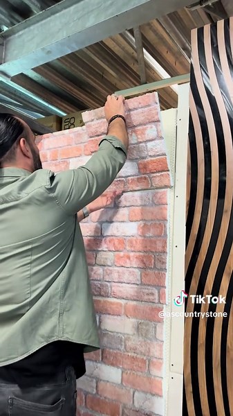 Wandverkleidung mit Styropor Paneelen für modernes Design