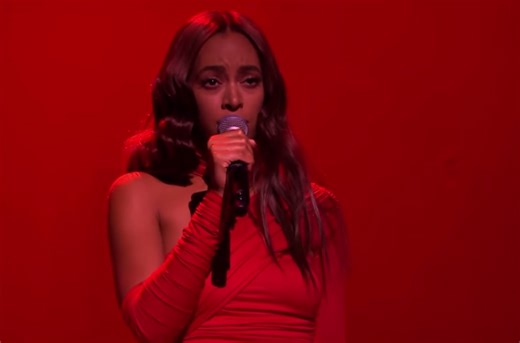 Solange's Soulful Performance of 'Weary' on Tonight Show