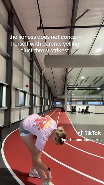 Understanding Softball Pitching Pressure on the Mound