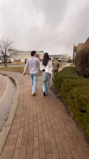 Flashback Friday – Welcome to the KYANG! From serving in the U.S. Marine Corps to continuing the mission with the Kentucky Air National Guard — we’re proud to welcome a Prior U.S. Marine who has joined the KYANG and is now serving in the CRG as a Security Forces member. Your experience, discipline, and dedication bring strength to our team. Thank you for choosing to continue serving, and welcome to the KYANG family — we look forward to an amazing future with you! #FlashbackFriday #KYANG #PriorSe