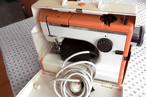 The Globe Sewing Machine Company and Price (510, 550, 896)