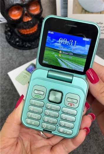 This mini flip phone absolutely good of kids and so cute 🥹😍💕#phone #smartphone #mini #flip #fypシ