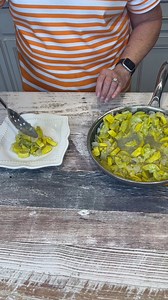 141K views · 4.8K reactions | Mama Sue makes STEWED SQUASH and ONIONS. | Mama Sue’s Southern Kitchen | Facebook