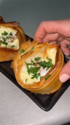 Crispy Phyllo Cups with Egg & Cheese 🍅🥚