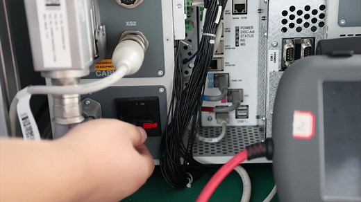 工业机器人视频教程全集之ABB机器人控制柜面板接口介绍