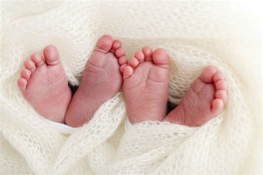 Motsoaledi visits Mankweng Hospital after death of one of the conjoined twins - SABC News - Breaking news, special reports, world, business, sport coverage of all South African current events. Africa's news leader.