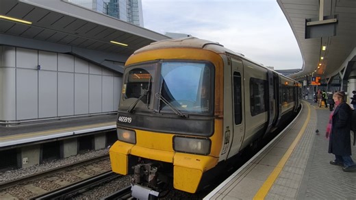 英国东南铁路 class 465列车出 London Bridge车站