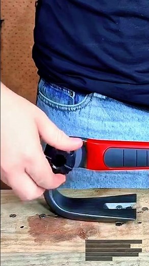 Efficient Nail Removal Using Lever Pry Bar Tool | Simple Mechanical Advantage