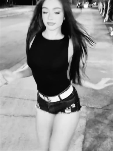 Exploring the World of Techno: Music and Rave Culture