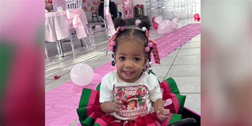 Community throws birthday bash for 1-year-old girl after no one showed up to her party