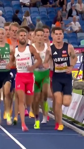 Quand Jakob Ingebrigtsen recadre fermement Jimmy Gressier en plein 5000m !
