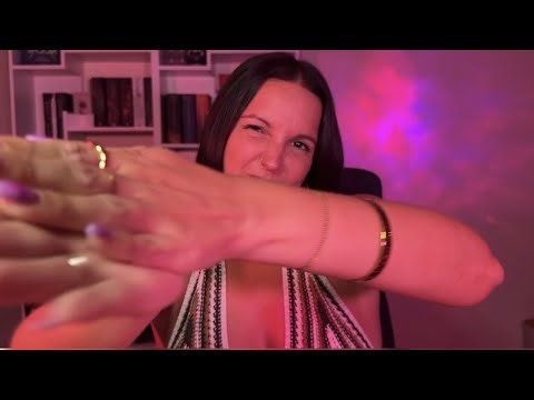ASMR - SNAPPING HAND Sounds & HAND Movements