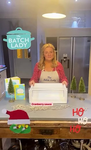 Get ready for Christmas with me! The Batch Lady Christmas recipes start next week and all you need to do is make sure you have one freezer draw empty and you can stack it full of christmas food so you can enjoy the run up to Christmas withouth being stressed! | The Batch Lady
