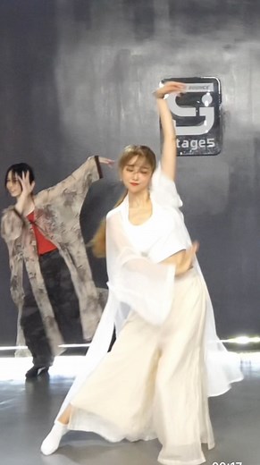 Dance is my meditation 🥰 库存💃跳了国风爵士《酒家》。 #cpop #cpopdance #chinesejazz #国风爵士 #酒家 | Betty Zhou 周玲安