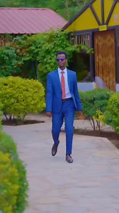 42K views · 1.1K reactions | Ninka Ugu CV-ga Wayn Musharaxa Madaxwaynaha Xidhiidhka Kubadda Cagta Qaranka Maxamuud Cabdi Aw Xirsi. | Tooshka Siyaasadda | Facebook