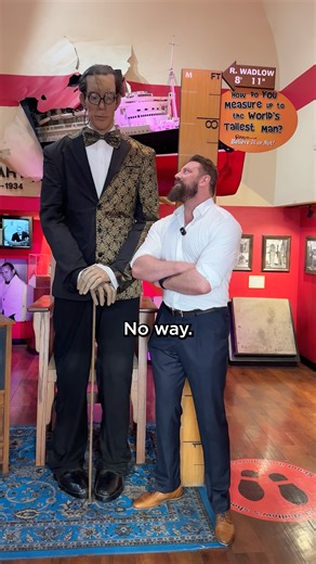 The Dutch Giant (7’2”) VS The Tallest Man Who Ever Lived 😳(8’11”) (Robert Wadlow)