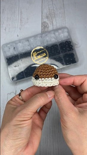 Je te montre comment insérer des yeux de sécurité. #crochet #amigurumi #diy #yeuxdesecurite