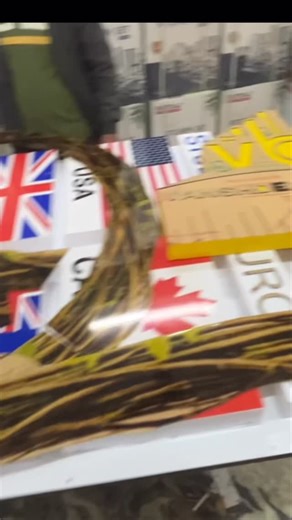 Yashraj Advertisers on Instagram: "“Jab location prime ho aur idea innovative ho 🔥 Unipole Advertising with a Creative Edge”#outdooradvertising #yashrajadvertisers #brandvisibility #branding #advertising"