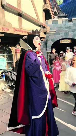 Discover Disney's Evil Queen: A Character Analysis