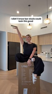I didn’t know bar stools could look this good! Turns out, they can change the whole space. #LifelyHome #BarStools | Lifely Home