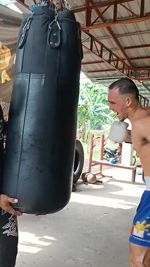 James Gregory is putting in the work, building power and endurance on the heavy bag. | RingMaster Boxing Promotions