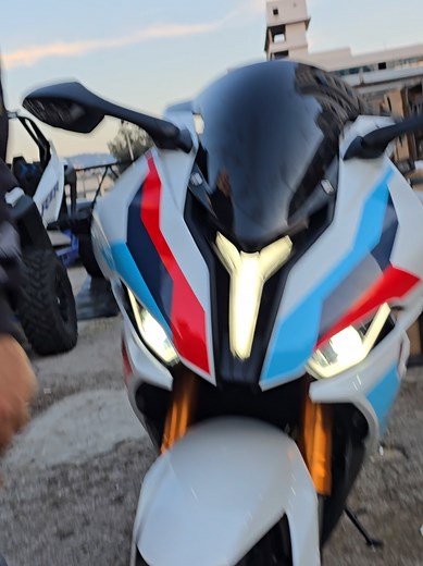 Exploring the Venom RR 400CC Motorcycle Features