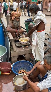 खिचड़ी वाले बाबा का कभी न खत्म होने वाला खिचड़ी प्रसाद😳 कैसे बनाया जाता है #streetfood #streetstyle #streetfoodindia #foofighters #foodstyling #foodie #foodlover #foodlover #foodstylist #foodpics #foodheaven #foodphotography #foodbeast #foodporn #foodgasm #foodtruck #foodiesofinstagram #explorepage #explore #delhigram #desifood #delecious #desert #reelsinstagram #reelitfeelit #taste_of_street___ | Taste Of Street 2.0