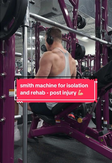 i look so small this angle 😂🥀 anyway, if you’re dealing with a shoulder injury or want to get some isolation work in? maybe some triceps work? ie JM presses, hop on the smith. you can thank me later 😁 right shoulder is almost 100% now!!! #bodybuilder #goldenera #classicphysique #inclinebench #chestandshoulders