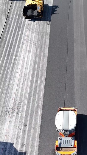 How much smoother would your work go if the operator had a phone mount, USB port and tool rack built into the paver deck? Upgrading your asphalt paver with well‑designed accessories turns a good machine into a more efficient, safer and crew‑friendly tool. When hand tools, shovels, depth sticks, tablets and personal items are stored in a secure rack or bracket near the operator, time gets saved and clutter is reduced. Adding thoughtful touches like a phone mount, USB charger, lighting packages or