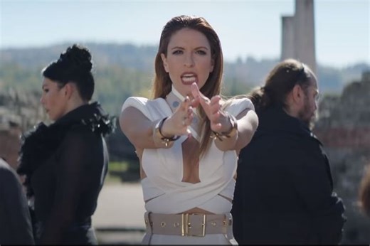 Neverne bebe objavile novu pesmu: Energični spot za "Ćuti" snimljen u Felix Romuliana