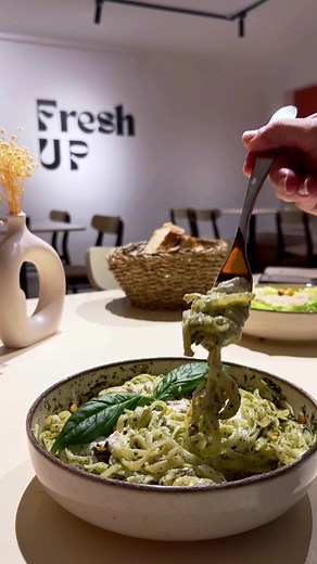 Découvrez les Saveurs d'Oran: Menu Européen Coloré et Délicieux