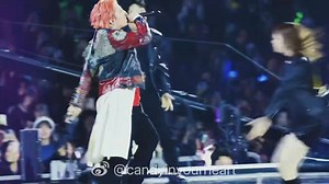 [4K完整饭拍] 241225 SBS 歌谣大战 四机位 SOBER CROOKED G-DRAGON 饭拍直接秒杀官方直播，也能清楚听到权志龙的声音，不像直播迟钝。VIP果然好牛！！👍分享出去让大家知道是SBS直播的问题，现场拍摄无任何问题听得到声音 Source: logo 🌸欢迎大家追踪管管IG: https://www.instagram.com/amanda.jxinvip?igsh=MXVxZDdpdXgxeHR6ZQ== | 【Bigbang · YG Family】