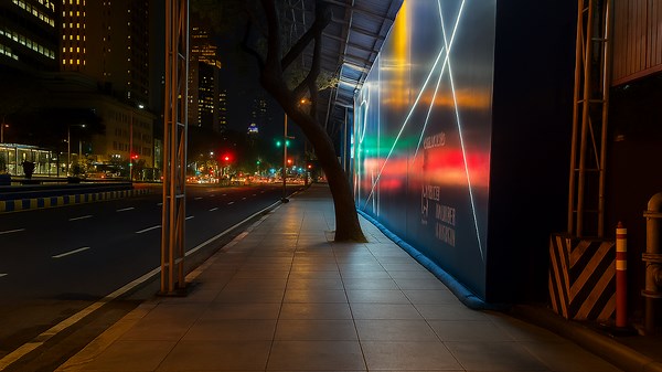 [4K] Paseo Nocturno por la Capital Financiera | Avenida Ayala, Makati City, Filipinas