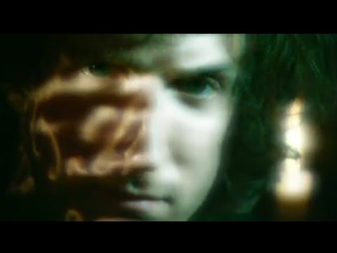 6. Sir Isaac Newton - Great Britons (2002)